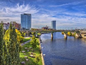 美国移民入籍条件有哪些？这7个条件你符合几个？