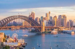 澳大利亚工作假期签证申请条件是什么？